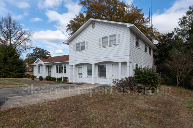 Building Photo - 2798 Sardis St