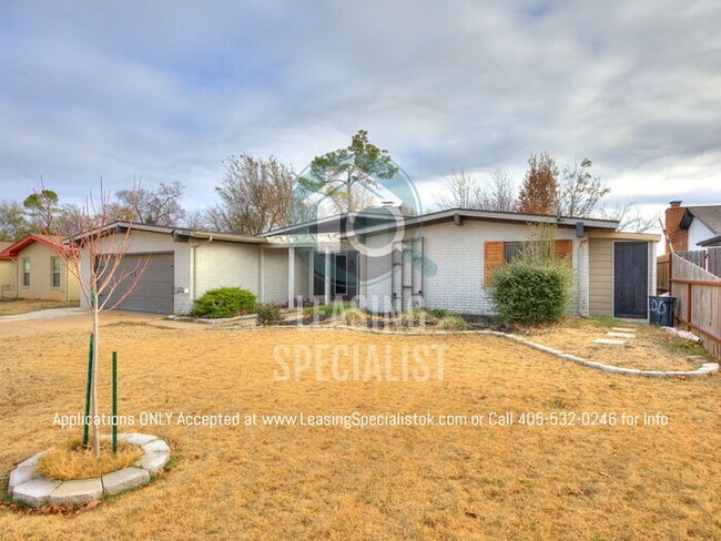 Foto del edificio - Warr Acres 3 Bed 2 Bath Home with a Pool!!