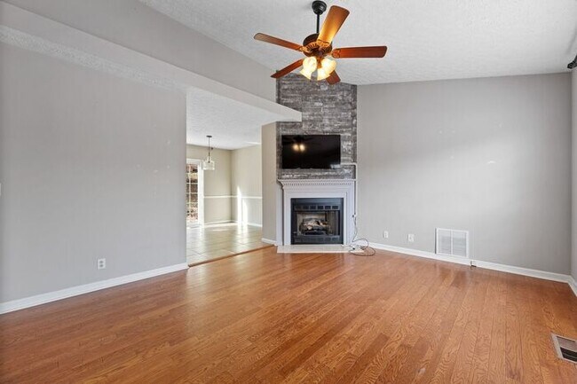 Foto del edificio - 1044 Cedar Creek Village Rd