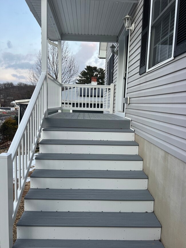 Building Photo - 635 D St