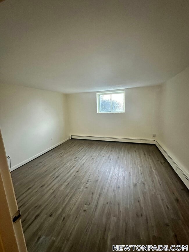 Building Photo - 33 Westgate Rd