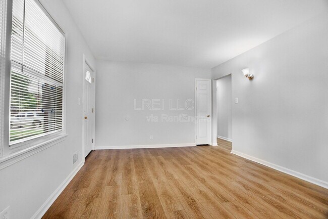 Photo - 3201 Patricia Dr House