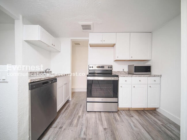 Foto del edificio - 43414 SE N Bend Way