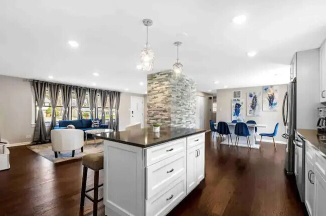 Foto del edificio - 1401 W Weathersfield Way