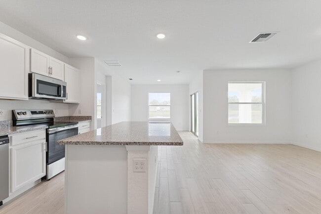 Foto del edificio - 4971 Armina Pl