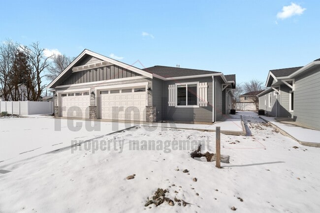 Building Photo - 1329 N Tschirley St