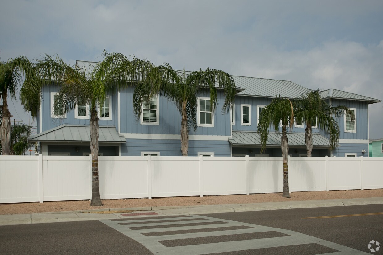 Building Photo - 512 Sea Shell Dr