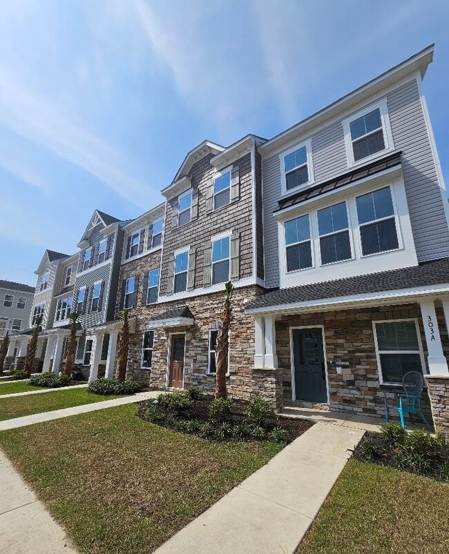 Building Photo - 303 Golan Cir