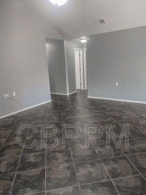 Building Photo - 10701 Dixon Ave