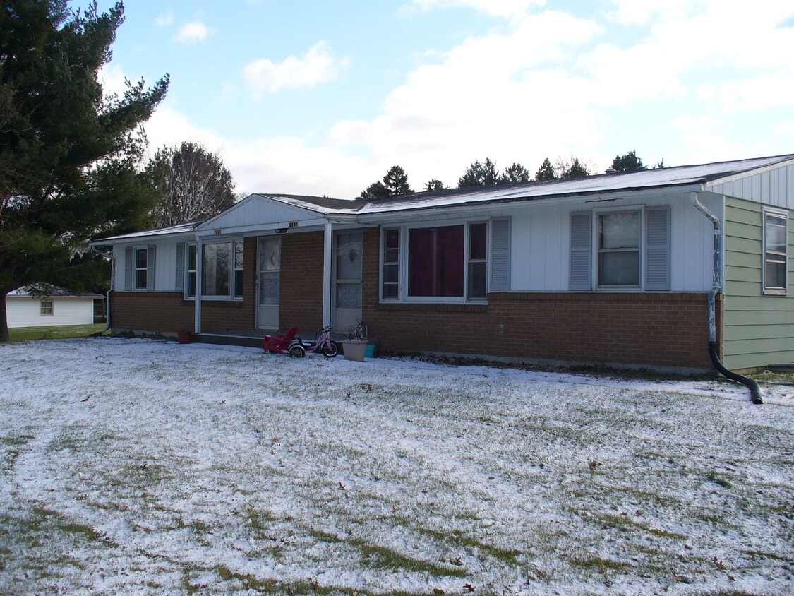 Foto principal - 6845 Carman Dr