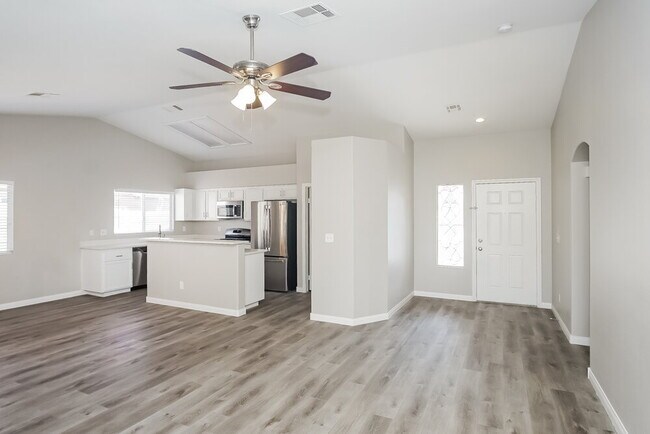 Foto del edificio - 5235 Acacia Grove St