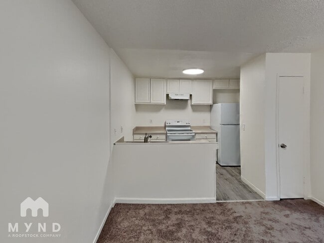 Foto del edificio - 6290 Bancroft Ave