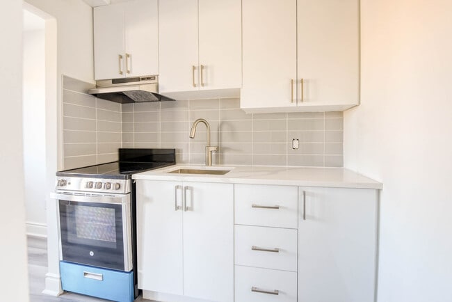 Building Photo - Manoir Côte Vertu