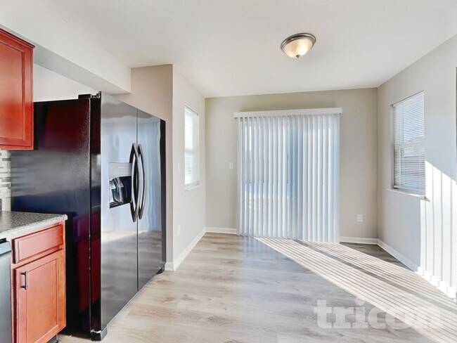 Foto del edificio - 561 Grassy Bend Dr