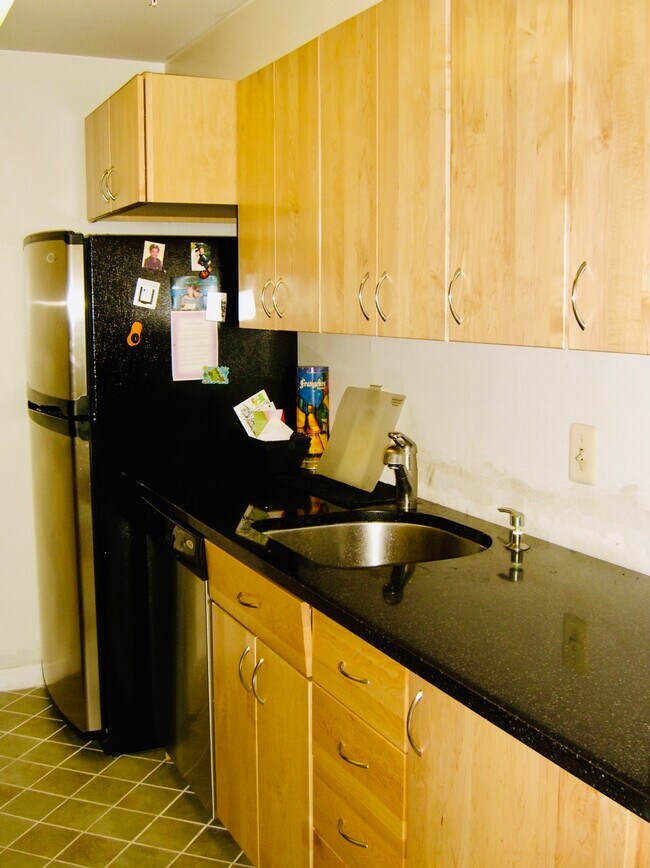 Kitchen - 1619 R St NW