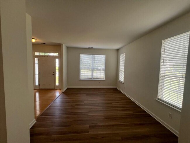Foto del edificio - 421 Holland Springs Dr NW