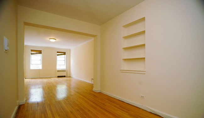 Building Photo - 2566 Ocean Ave