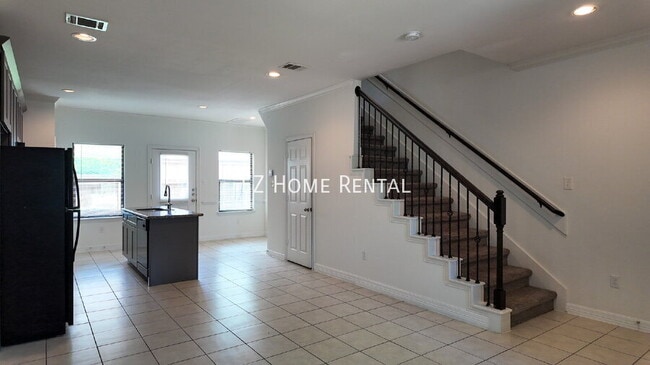 Foto del edificio - 8710 Knox St