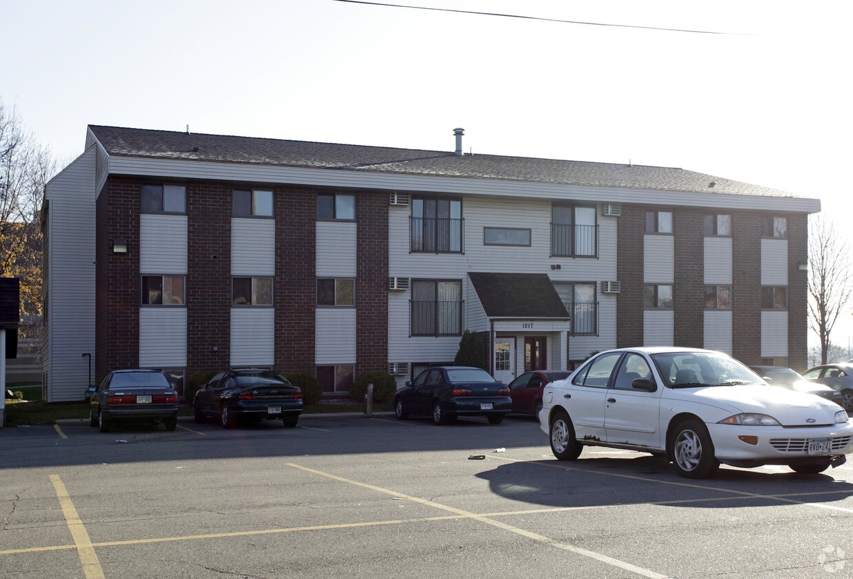 Building Photo - 1217 4th Ave S