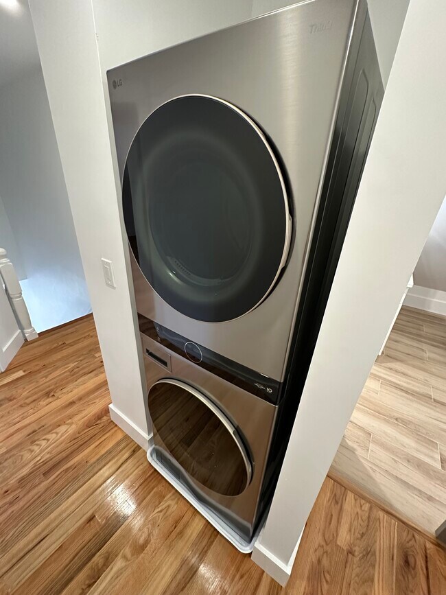 Foto del edificio - 452 Centre St