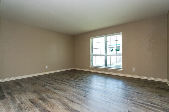 Building Photo - 10662 Pagewood Dr