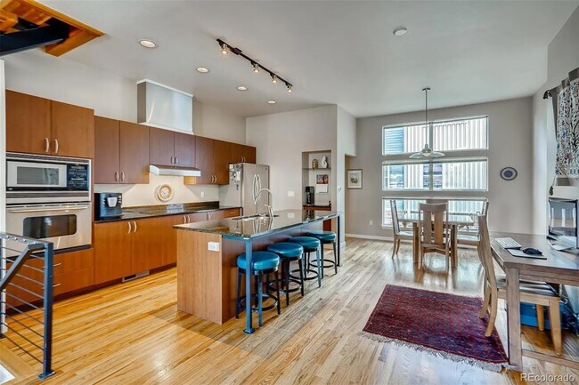 Foto del edificio - 2718 Blake St