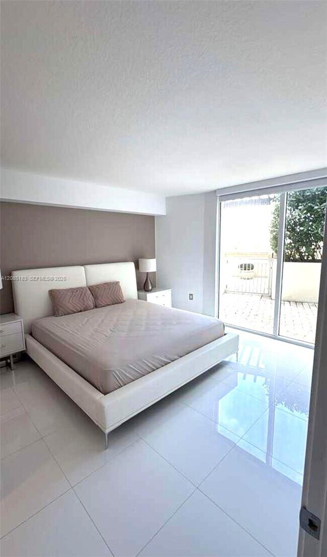 Foto del edificio - 200 Sunny Isles Blvd