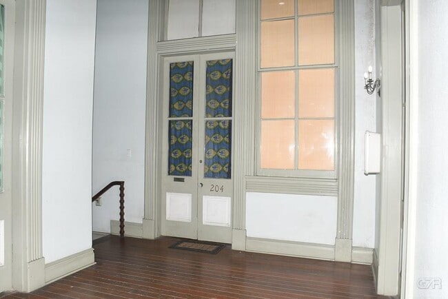 Building Photo - 2118 Strand St