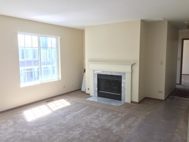 Foto del edificio - 1216 Sandhurst Ln