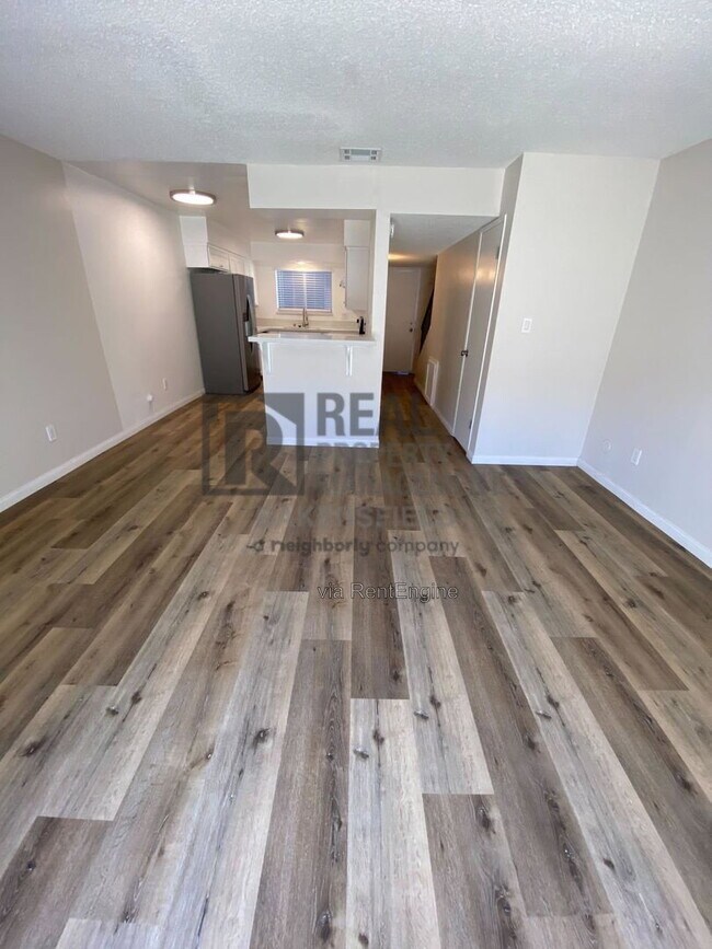 Foto del edificio - 2411 Olive St