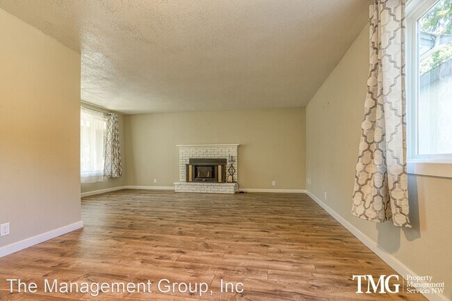 Foto del edificio - 3 br, 2 bath House - 19708 NE 11th Street