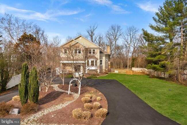 Building Photo - 19451 Youngs Cliff Rd