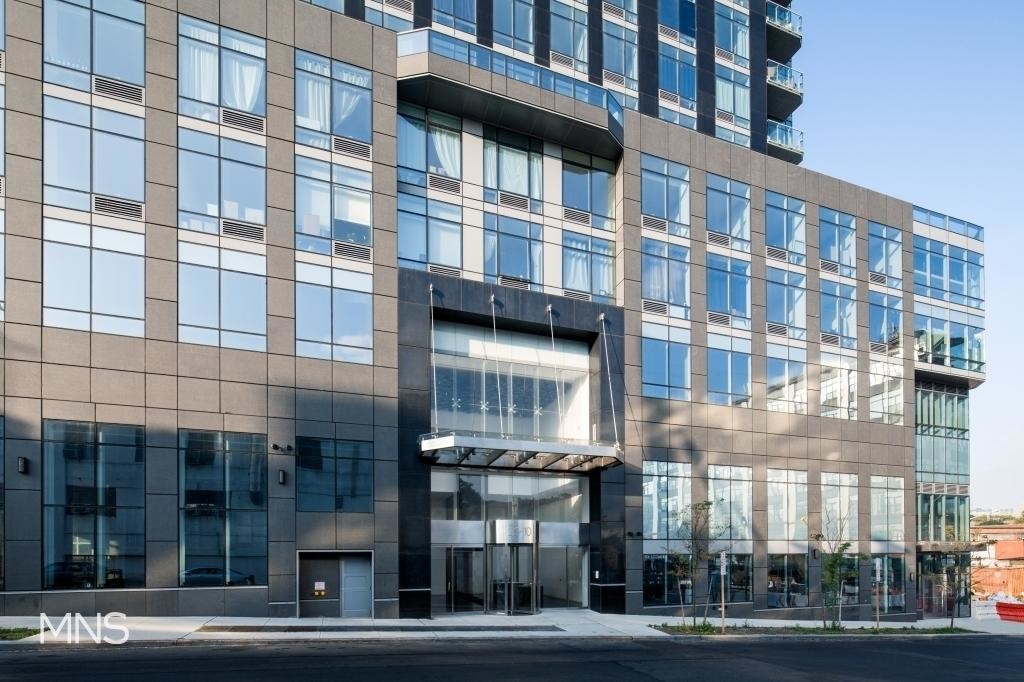 Foto del edificio - 23-10 41st Avenue