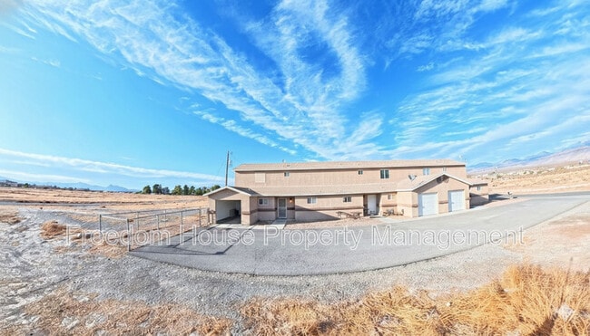 Building Photo - 200 S Mount Charleston Dr E