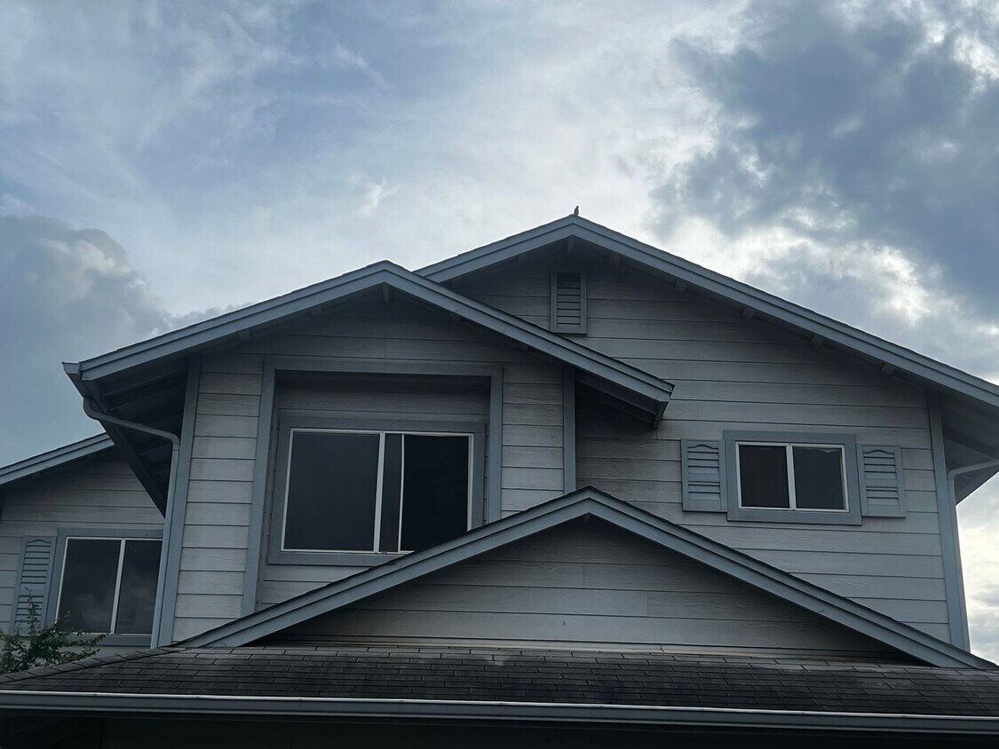 Primary Photo - Just Listed 4 bedroom home!