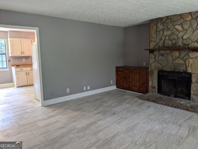 Building Photo - 5695 Liberty Rd