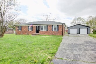 Building Photo - 3911 Tanglewood Dr