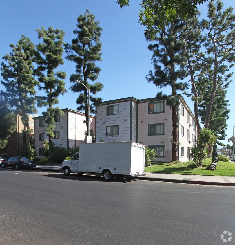 8056 Langdon Ave, Van Nuys, CA 91406 Apartments in Van Nuys, CA