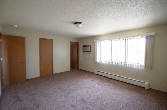 Foto del edificio - Open Floor Plan in this 2 bed 2 bath apart...