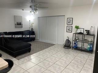 Primary Photo - 10379 N Kendall Dr