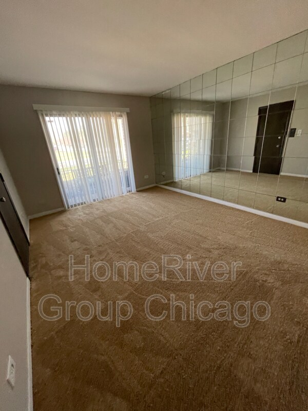 Building Photo - 14501 Lamon Ave