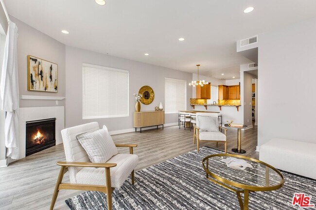 Foto del edificio - 11851 Laurelwood Dr