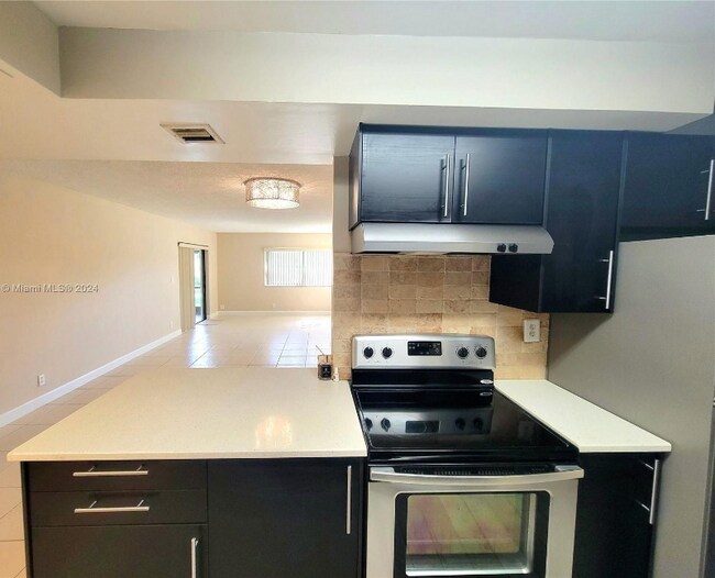 Foto del edificio - 210 Lakeview Dr