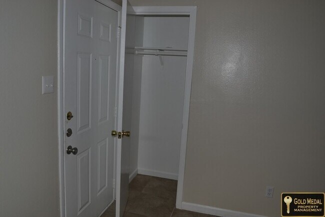 Foto del edificio - 4707 Westcliff Rd