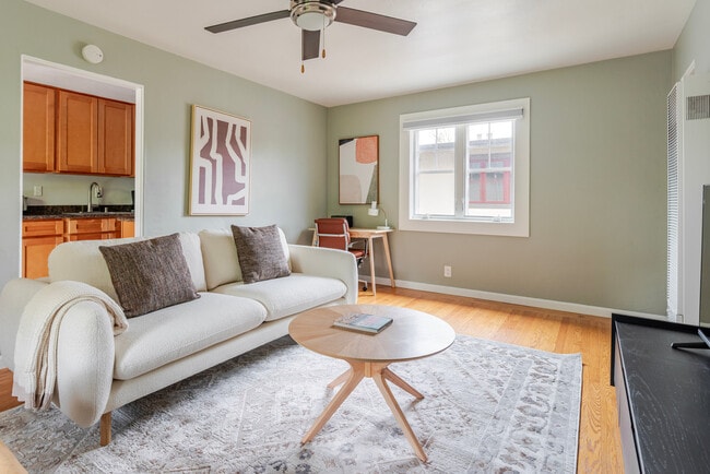 Building Photo - 335 Hawthorne Ave