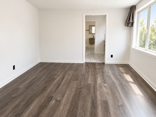 Building Photo - 821 S Grevillea Ave