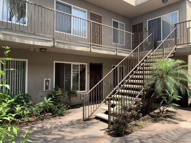 Foto del edificio - 4424 Altadena Ave Unit 14
