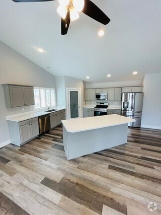 Building Photo - 7809 Markgraf Ln