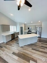 Building Photo - 7809 Markgraf Ln