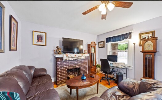 Foto del edificio - 2105 Bradley Ave